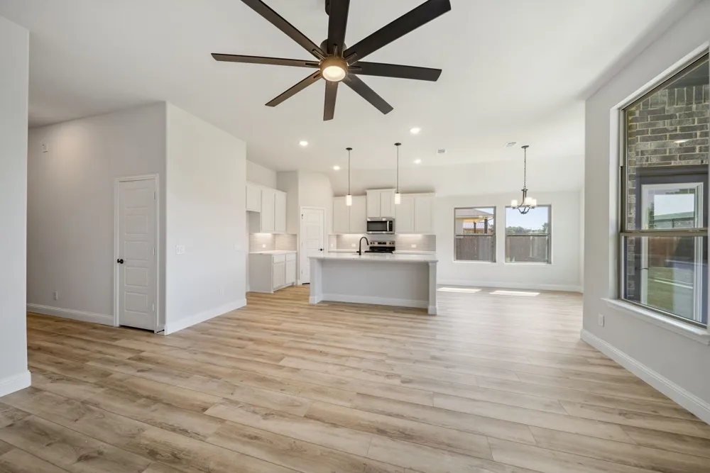 606 Austen Avenue Tioga, TX 76271