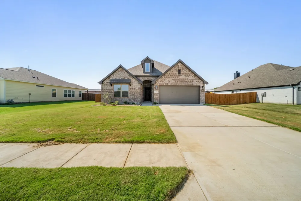 606 Austen Avenue Tioga, TX 76271