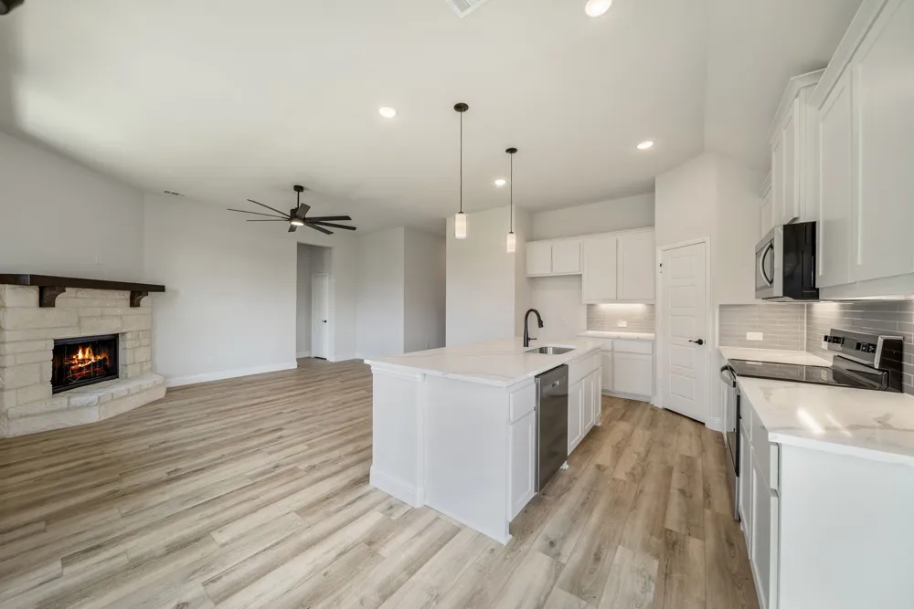 606 Austen Avenue Tioga, TX 76271