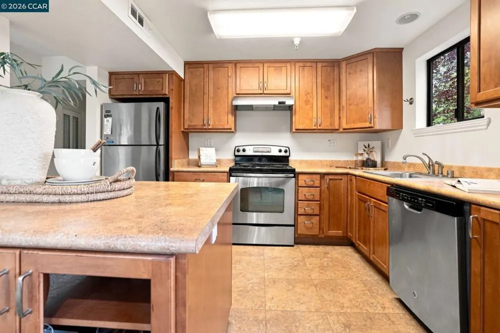 1209 Running Springs Rd. #2 Walnut Creek, CA 94595