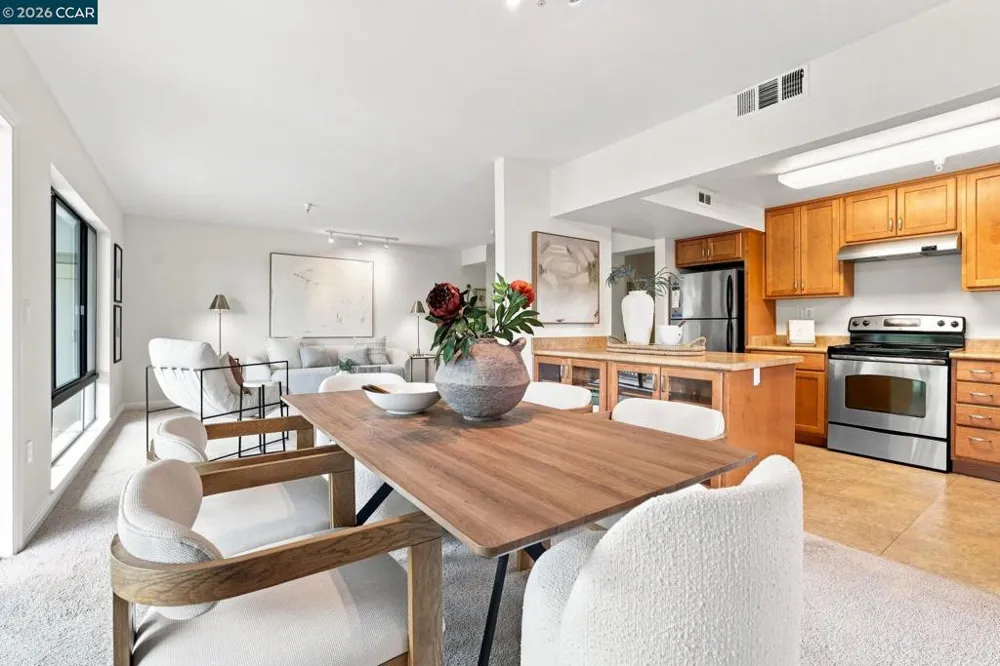 1209 Running Springs Rd. #2 Walnut Creek, CA 94595