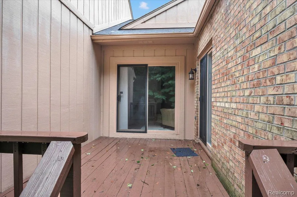 22300 River Ridge Trail Farmington Hills City, MI 48335
