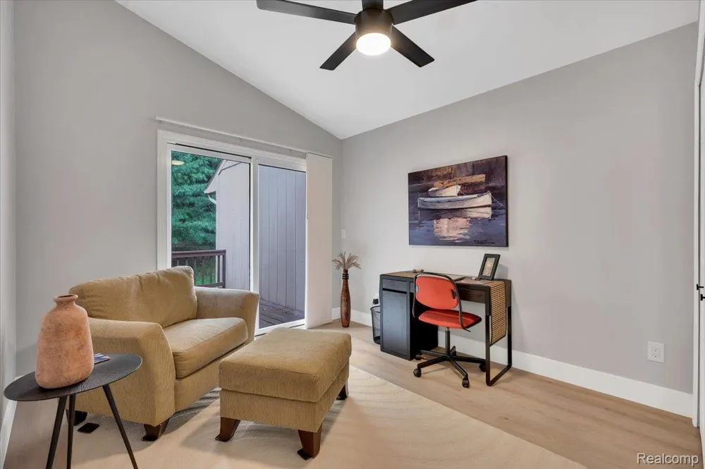 22300 River Ridge Trail Farmington Hills City, MI 48335