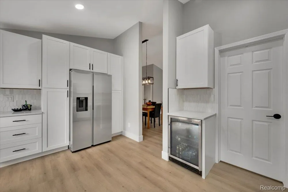 22300 River Ridge Trail Farmington Hills City, MI 48335