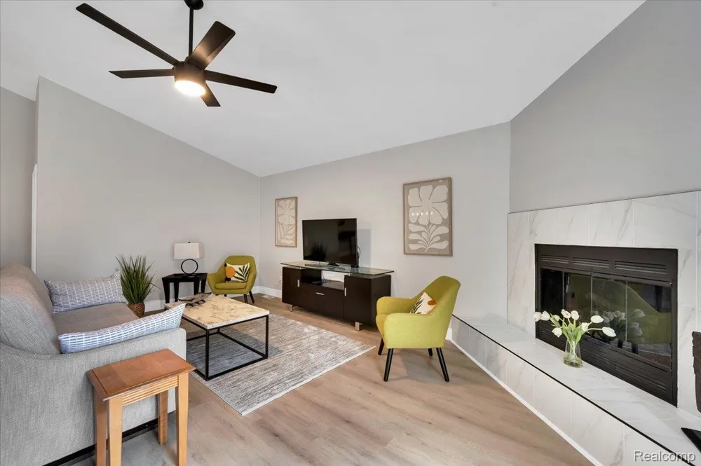 22300 River Ridge Trail Farmington Hills City, MI 48335