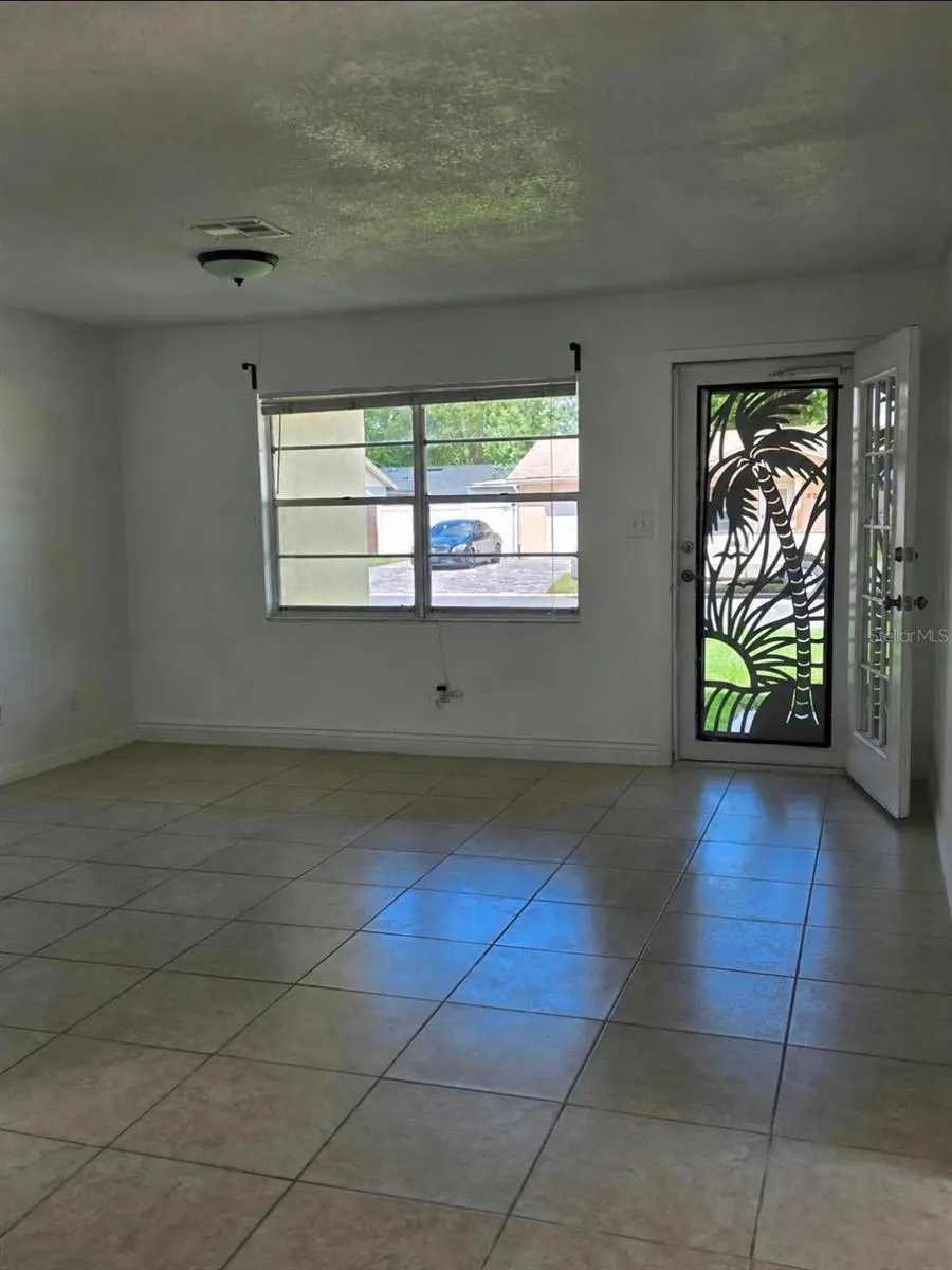 294 VALENCIA AVENUE Kissimmee, FL 34743
