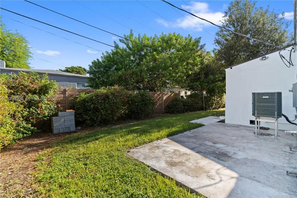 1771 NW 48th St Miami, FL 33142
