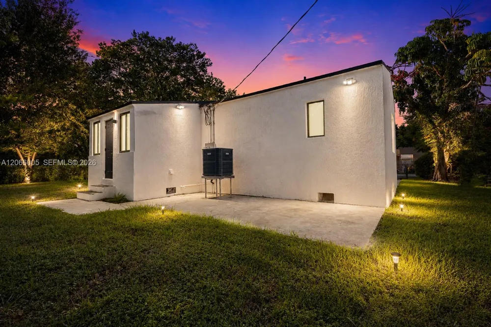1771 NW 48th St Miami, FL 33142