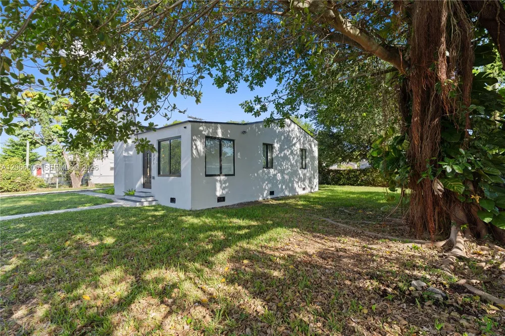 1771 NW 48th St Miami, FL 33142