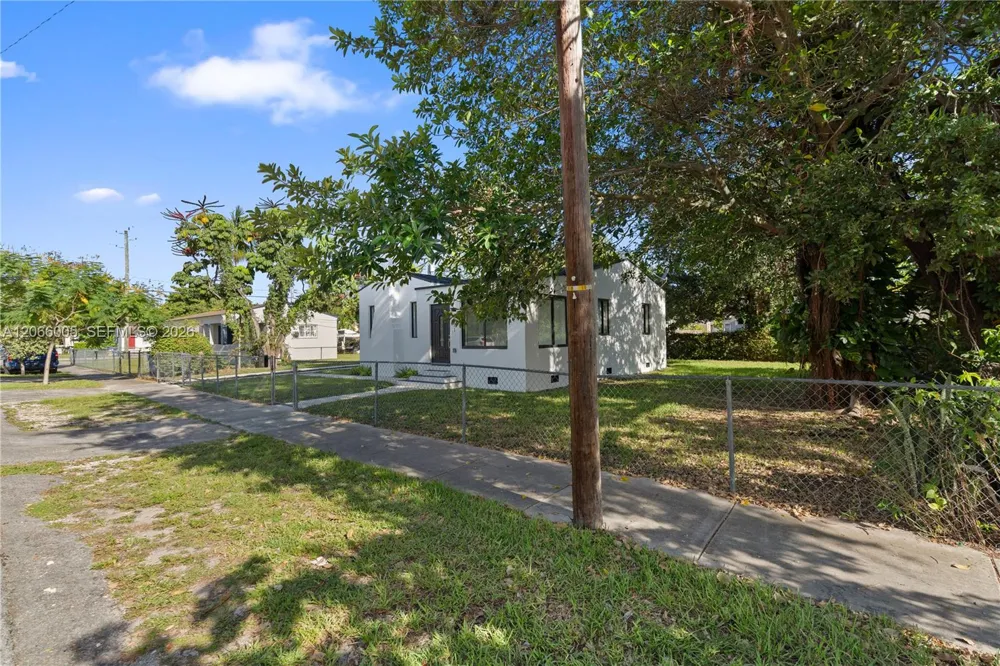 1771 NW 48th St Miami, FL 33142