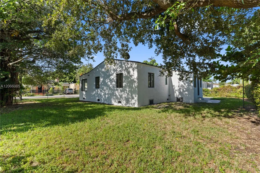 1771 NW 48th St Miami, FL 33142