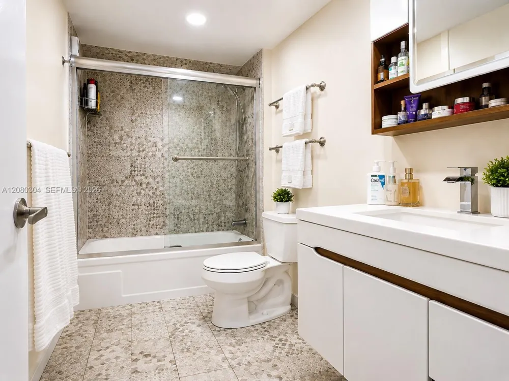 301 NE 14th Ave #507 Hallandale Beach, FL 33009
