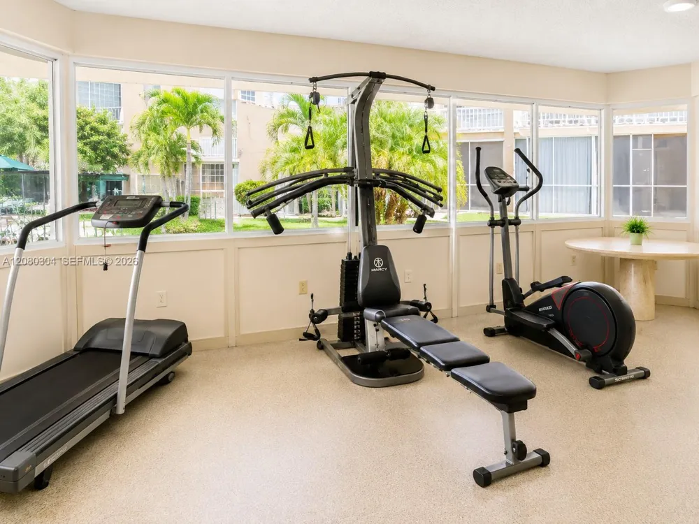 301 NE 14th Ave #507 Hallandale Beach, FL 33009