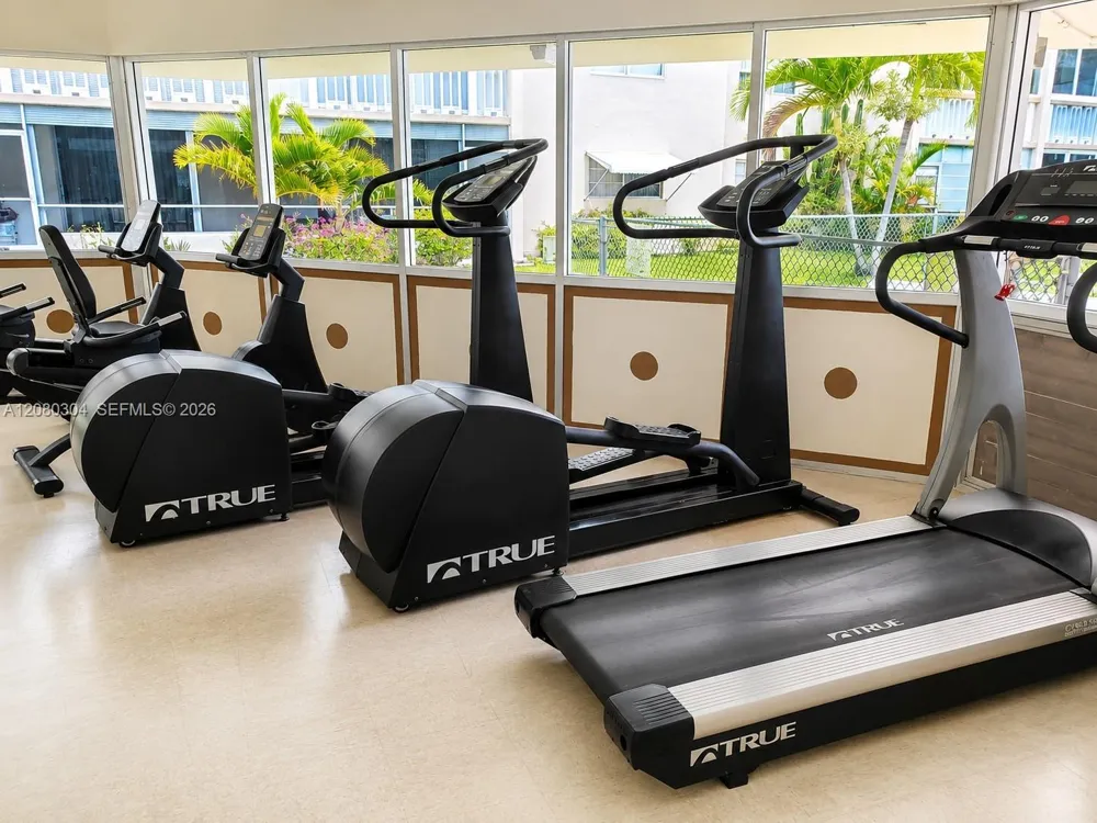 301 NE 14th Ave #507 Hallandale Beach, FL 33009