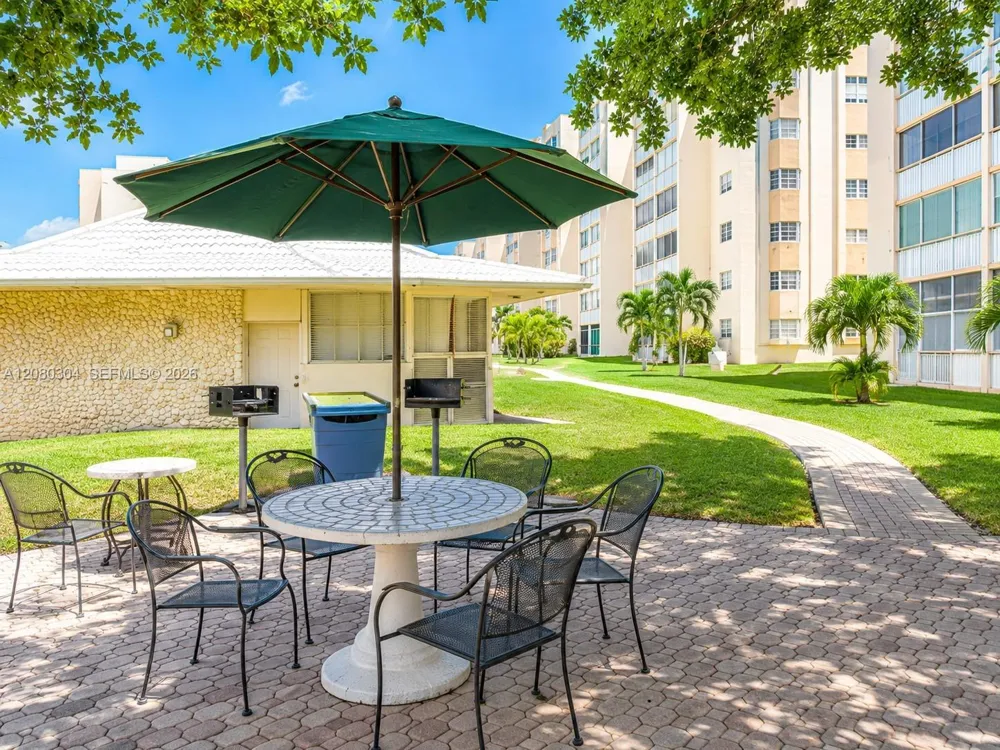 301 NE 14th Ave #507 Hallandale Beach, FL 33009