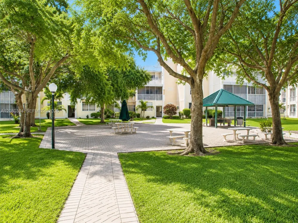 301 NE 14th Ave #507 Hallandale Beach, FL 33009