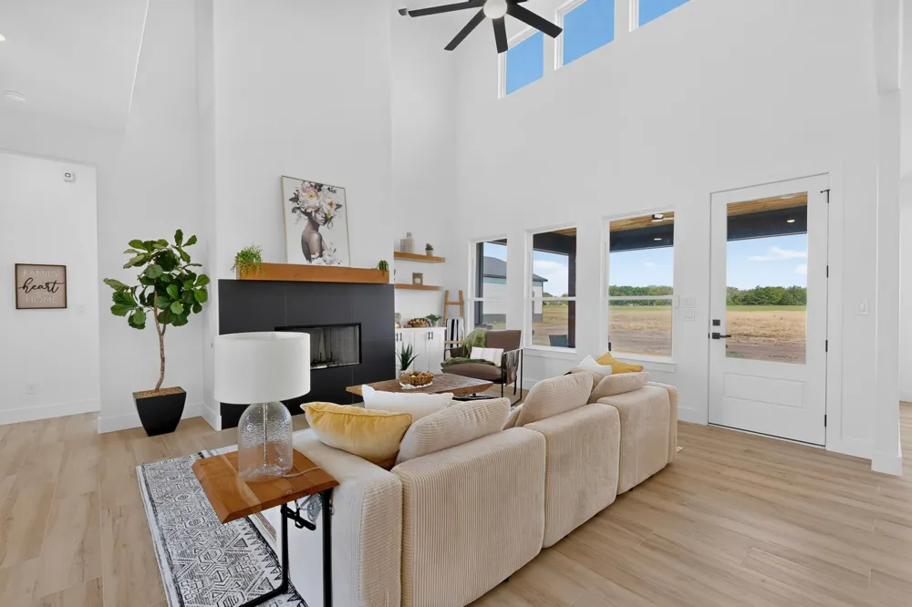 204 CR 4615 Wolfe City, TX 75496