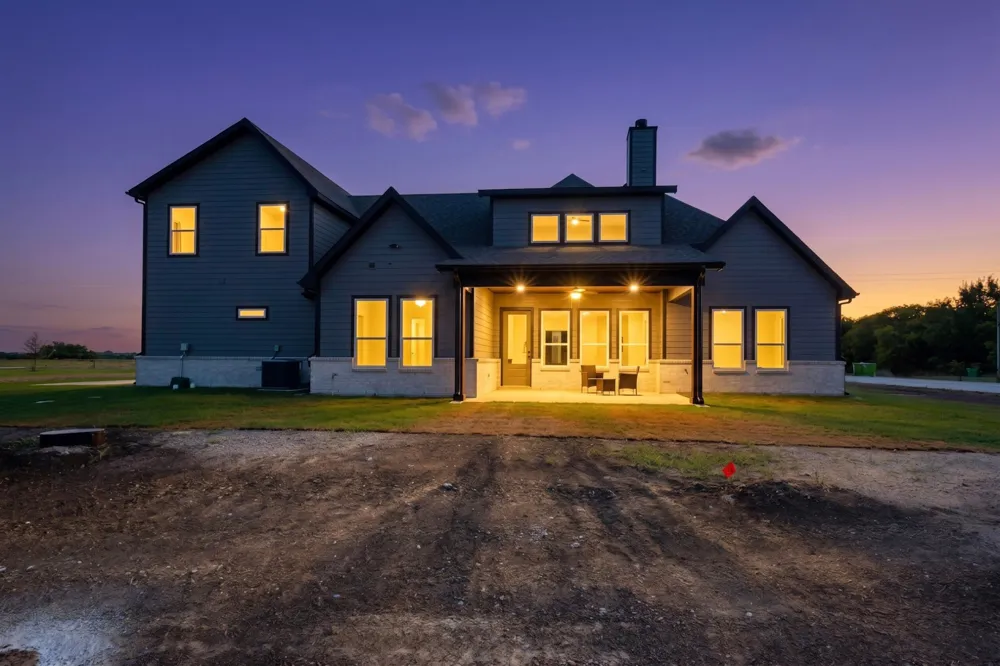204 CR 4615 Wolfe City, TX 75496