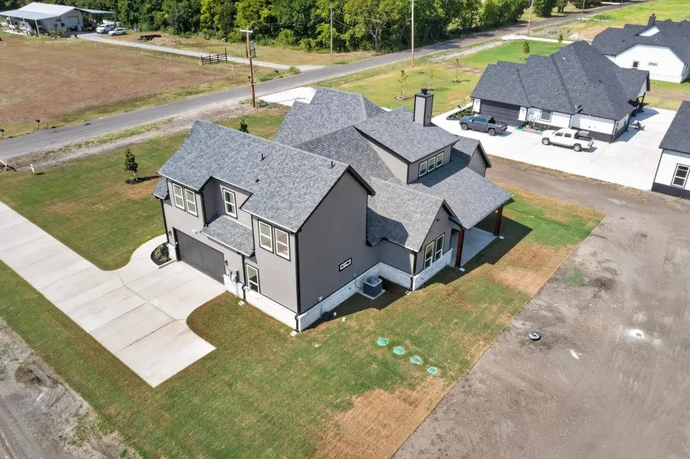 204 CR 4615 Wolfe City, TX 75496