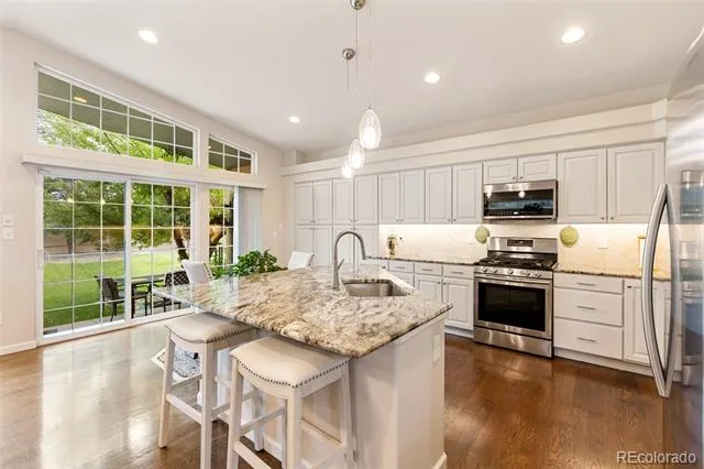 3385 Hollycrest Drive Colorado Springs, CO 80920