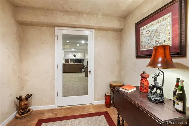 3385 Hollycrest Drive Colorado Springs, CO 80920