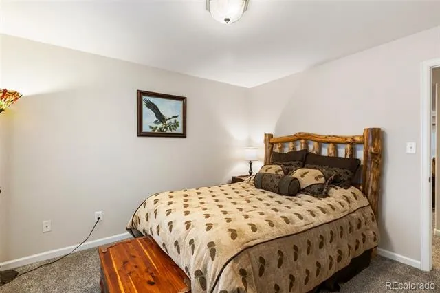 3385 Hollycrest Drive Colorado Springs, CO 80920