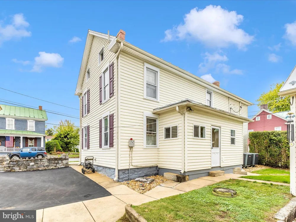 201 S MECHANIC STREET Sharpsburg, MD 21782