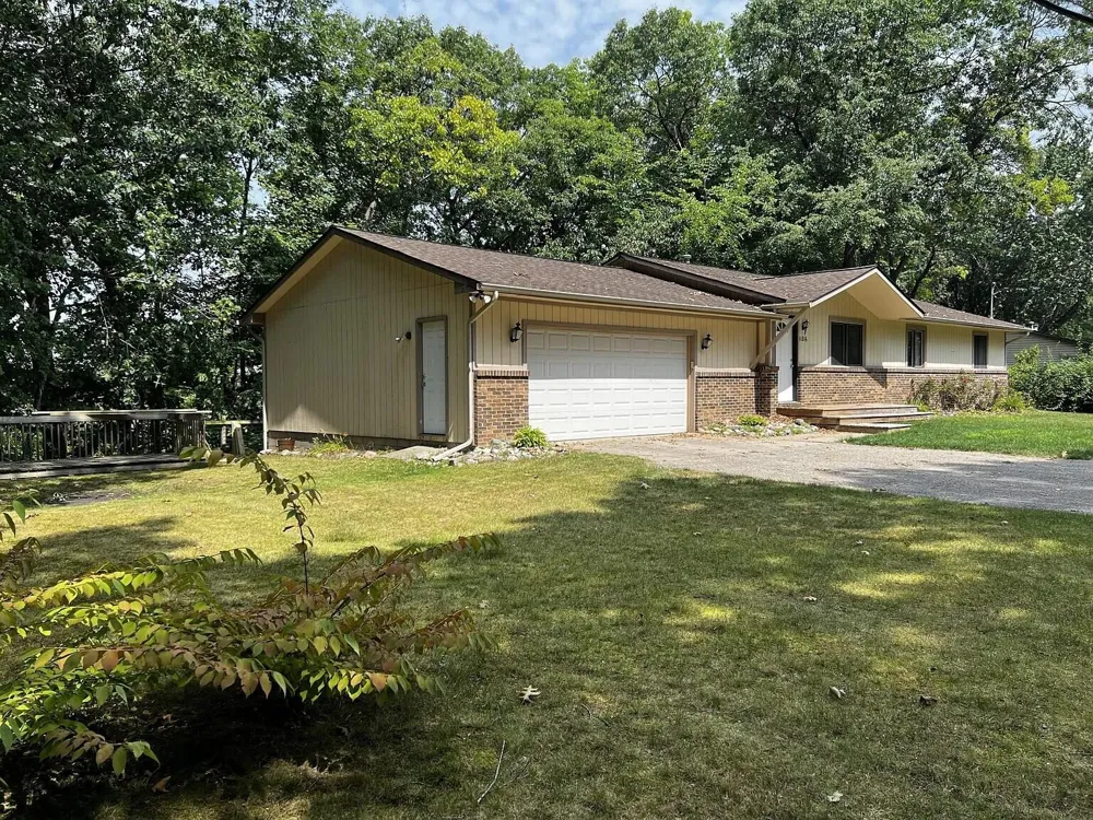 11816 Highridge Drive Pinckney, MI 48169