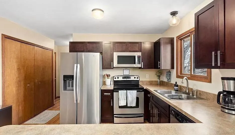 11816 Highridge Drive Pinckney, MI 48169