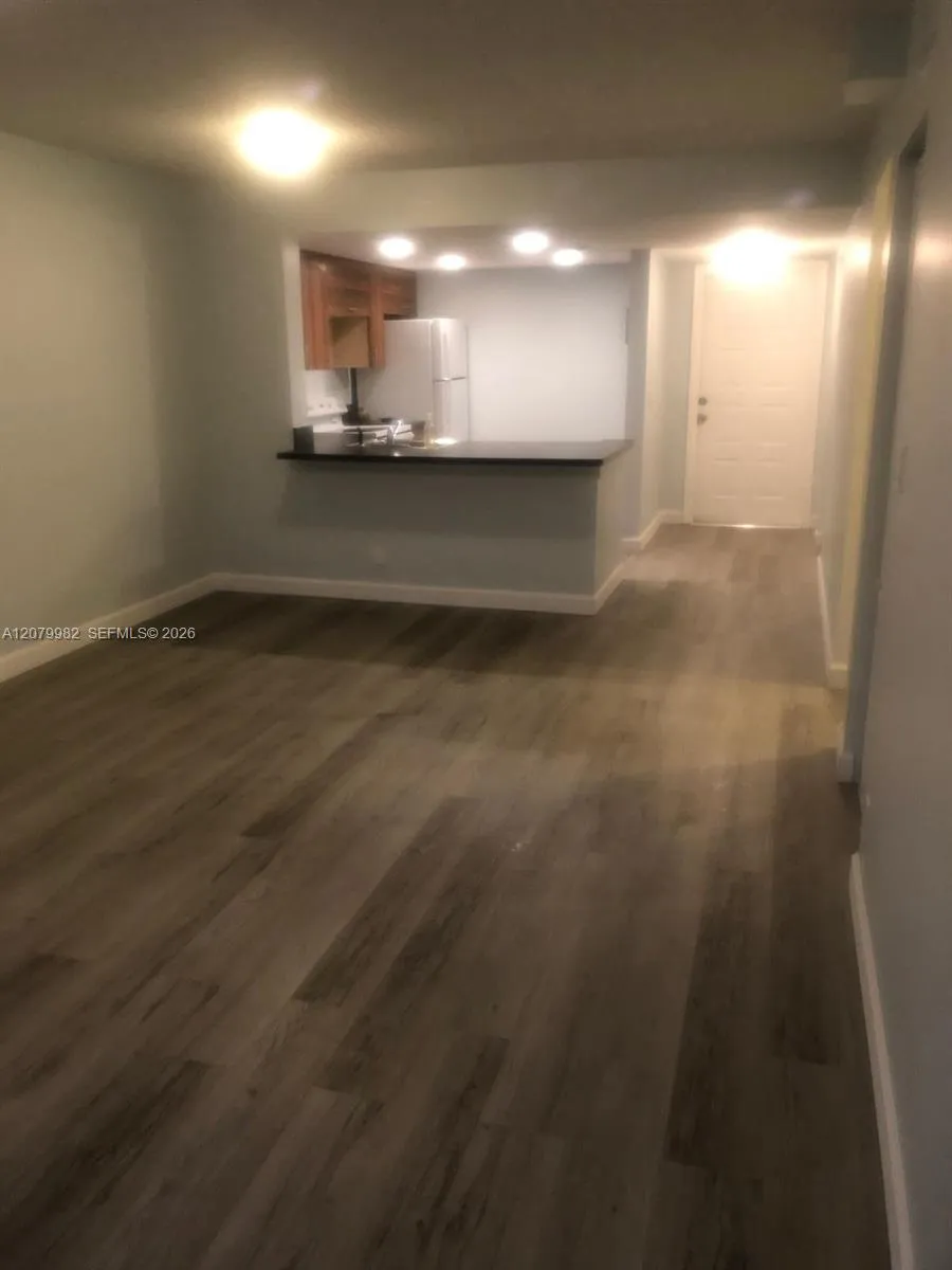 3700 Pine Island Rd #202 Sunrise, FL 33351