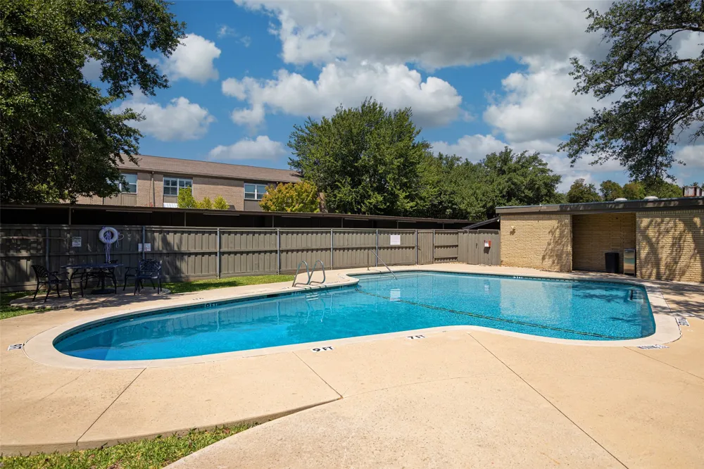 7424 W Northwest Highway #9 Dallas, TX 75225