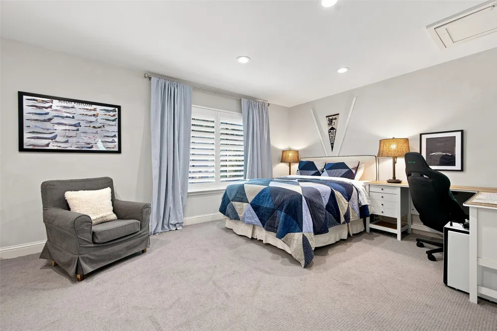 7424 W Northwest Highway #9 Dallas, TX 75225