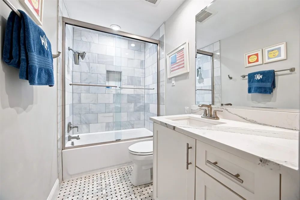 7424 W Northwest Highway #9 Dallas, TX 75225