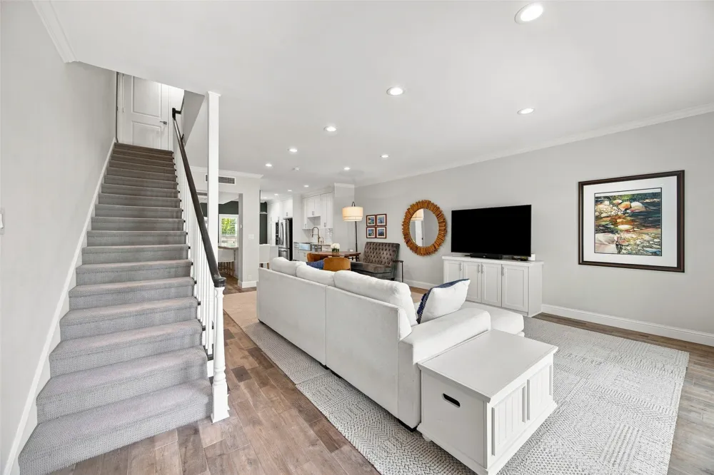 7424 W Northwest Highway #9 Dallas, TX 75225