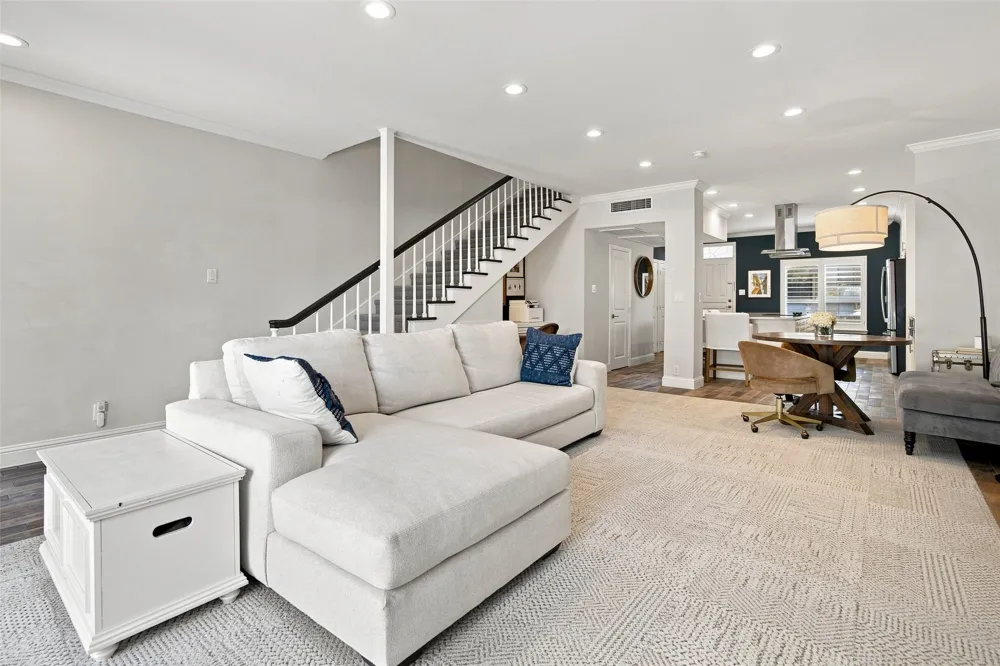 7424 W Northwest Highway #9 Dallas, TX 75225
