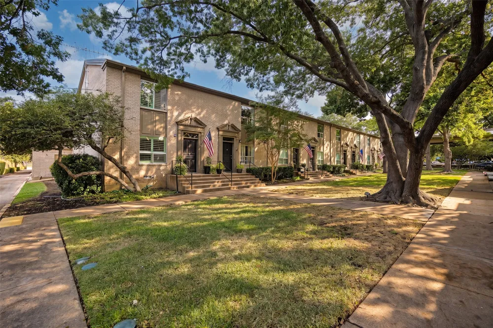 7424 W Northwest Highway #9 Dallas, TX 75225
