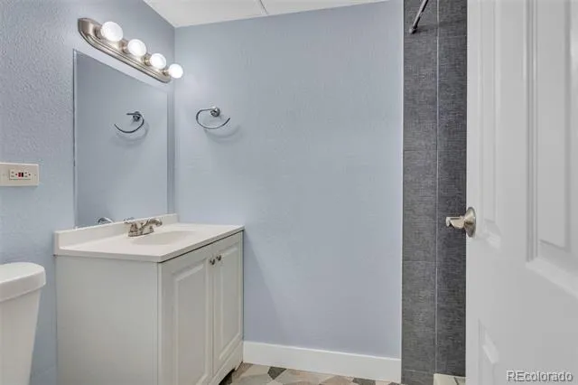 2281 S Vaughn Way #104A Aurora, CO 80014