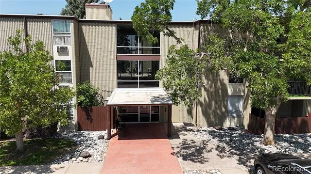 2281 S Vaughn Way #104A Aurora, CO 80014