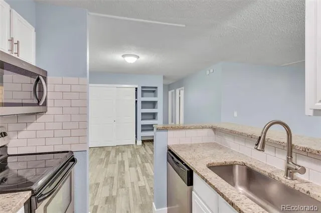 2281 S Vaughn Way #104A Aurora, CO 80014