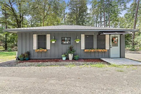 105 Saxon Lane