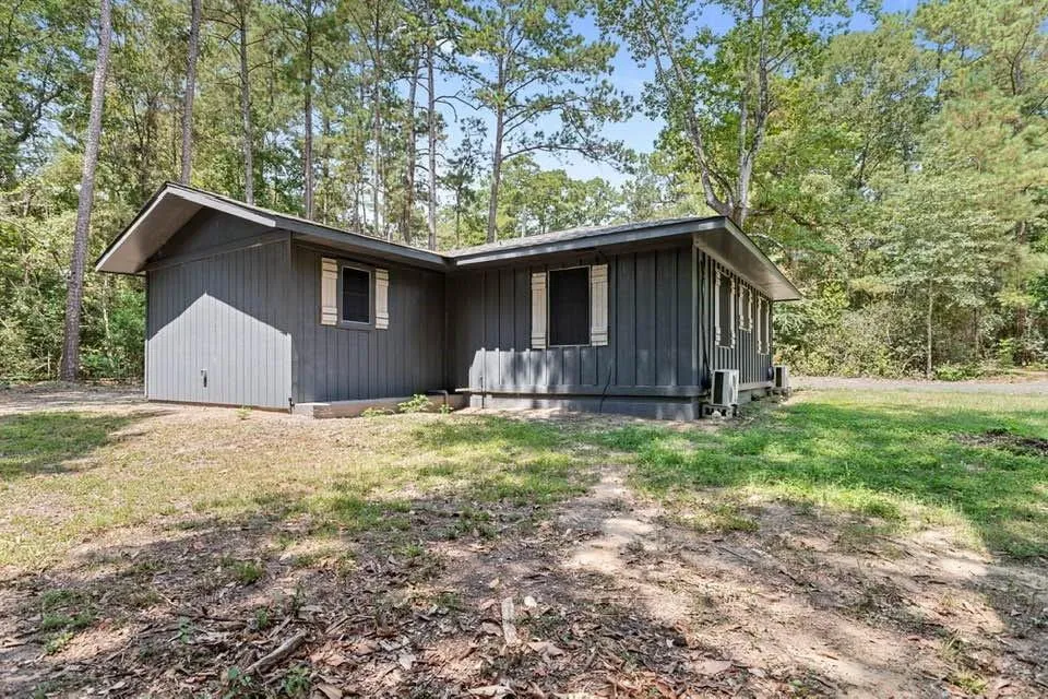 105 Saxon Lane Woodville, TX 75979