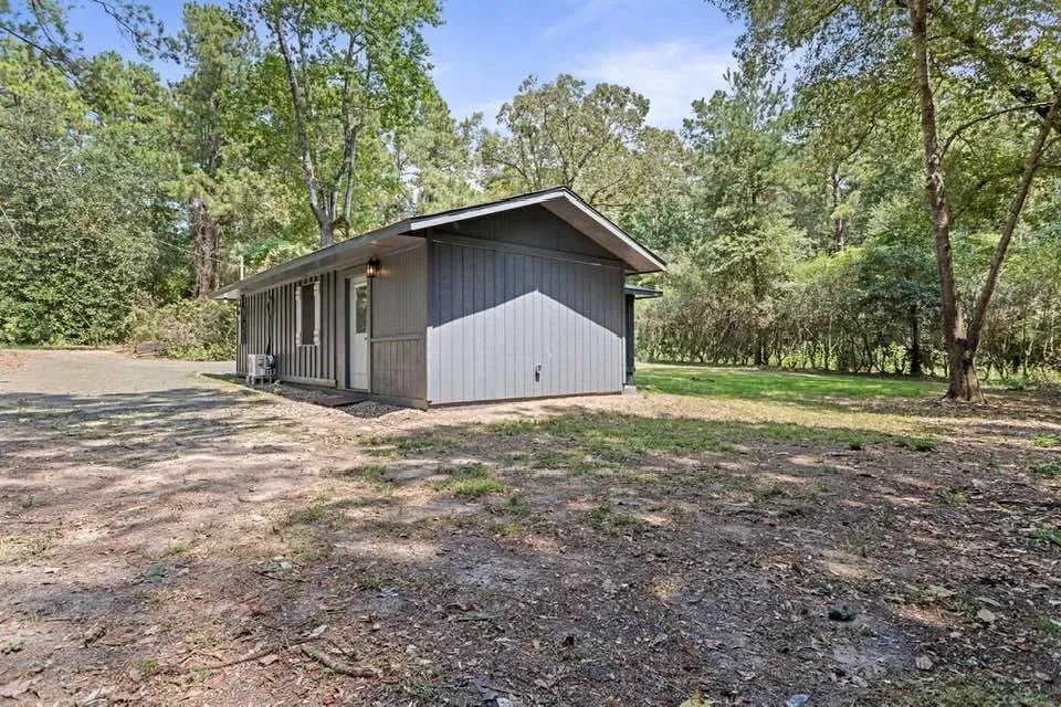 105 Saxon Lane Woodville, TX 75979