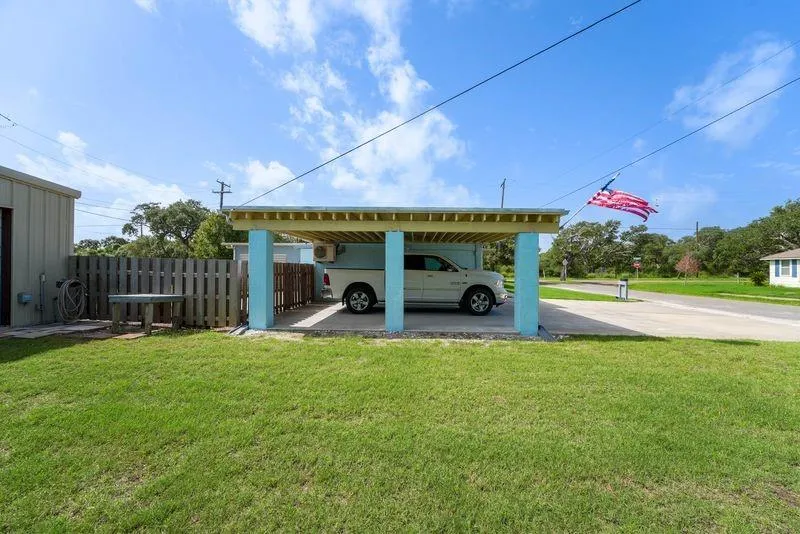 320 Timothy Street Rockport, TX 78382