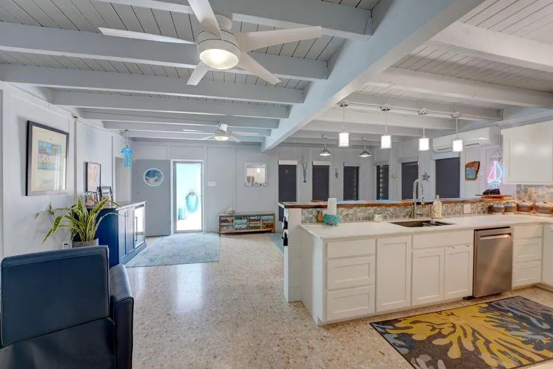 320 Timothy Street Rockport, TX 78382