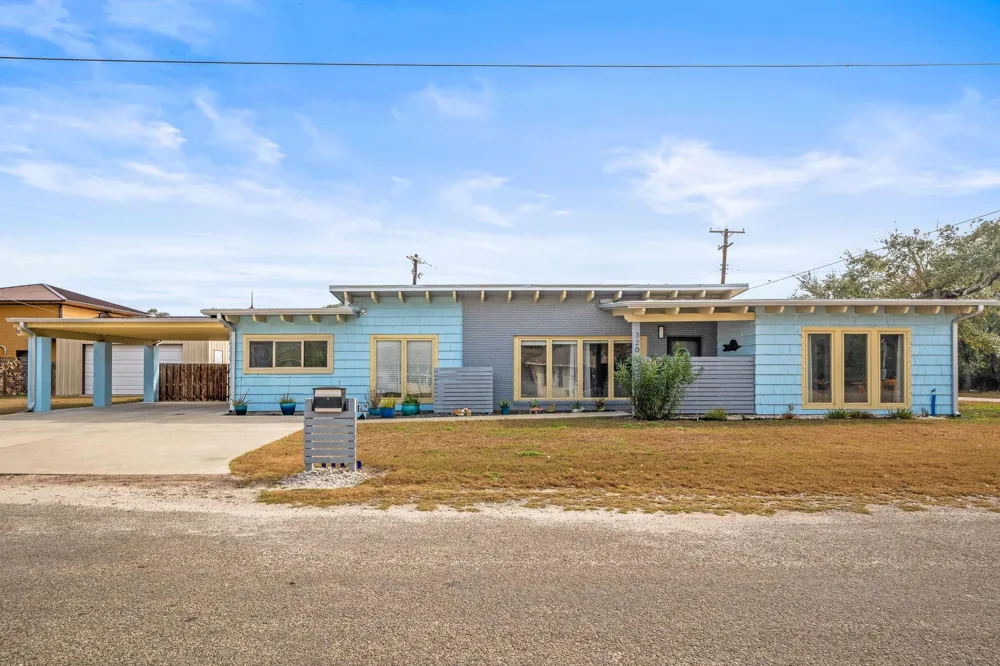 320 Timothy Street Rockport, TX 78382