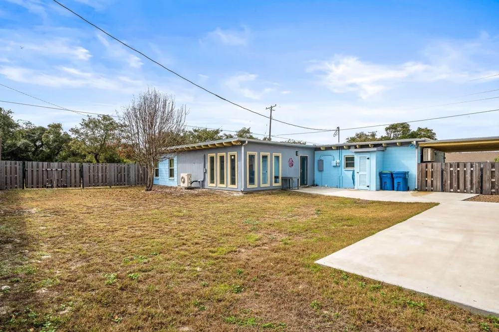 320 Timothy Street Rockport, TX 78382