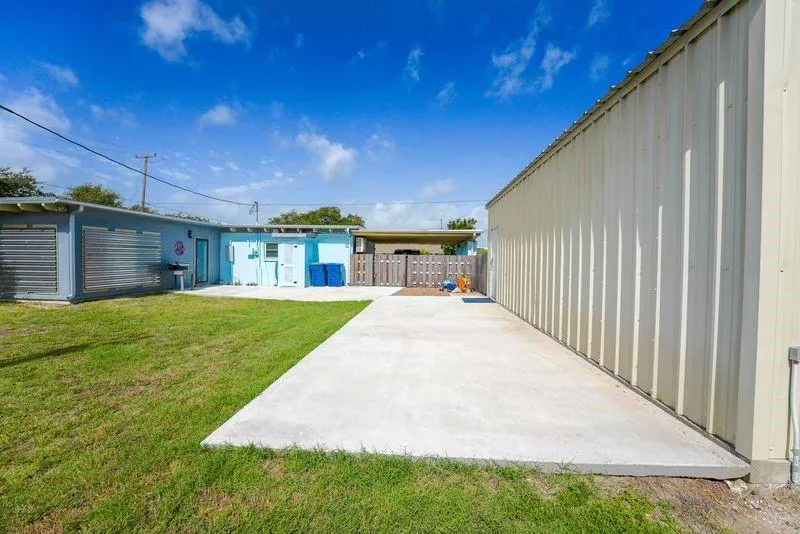 320 Timothy Street Rockport, TX 78382