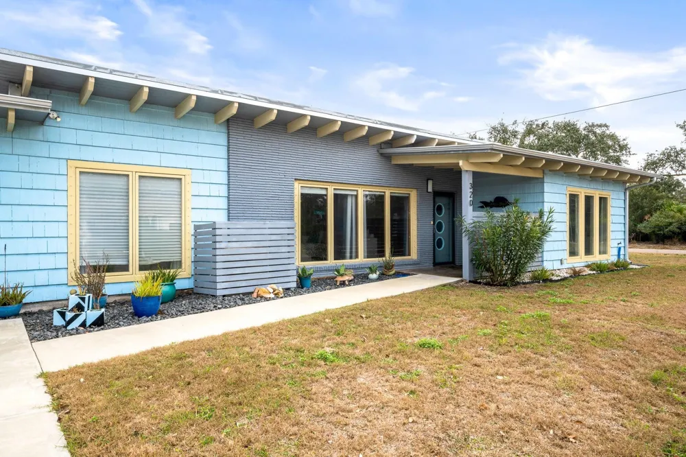 320 Timothy Street Rockport, TX 78382