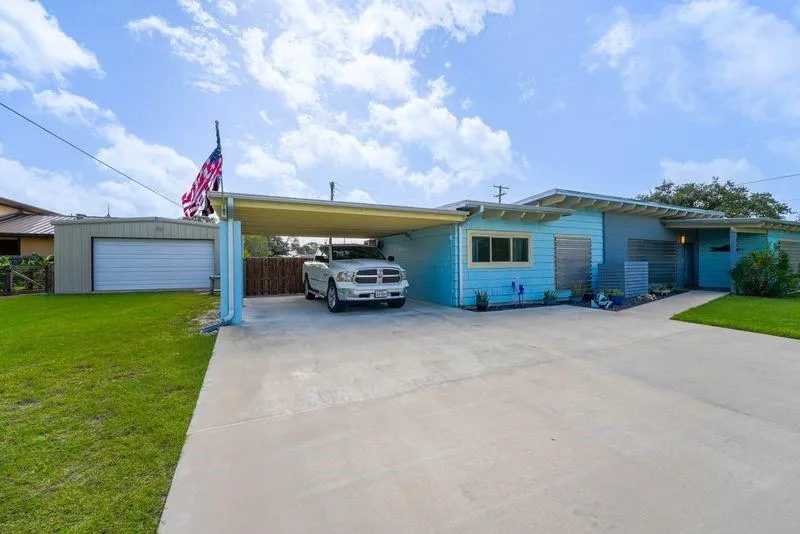 320 Timothy Street Rockport, TX 78382