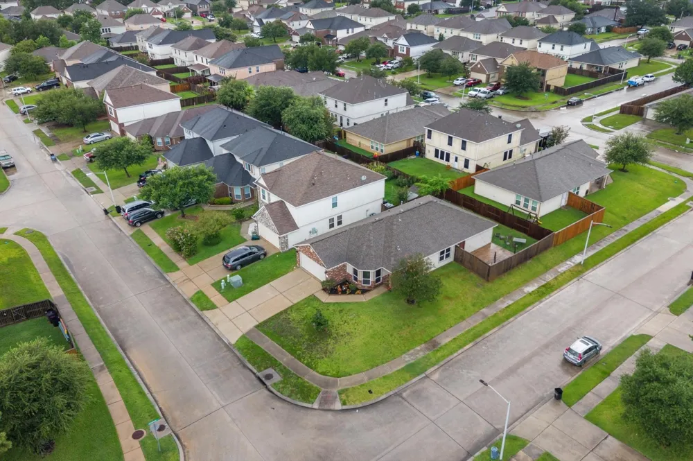 9897 Expedition Trail Conroe, TX 77385